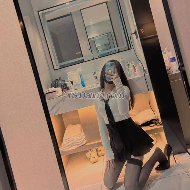 122626 - Crossdresser