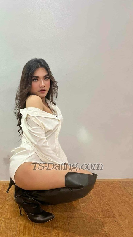 Aikhostouch - Transsexual (Pre-op)