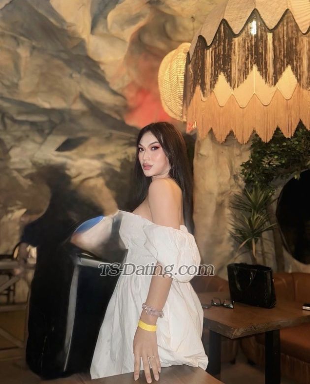 Andiwang - Transsexual (Pre-op)