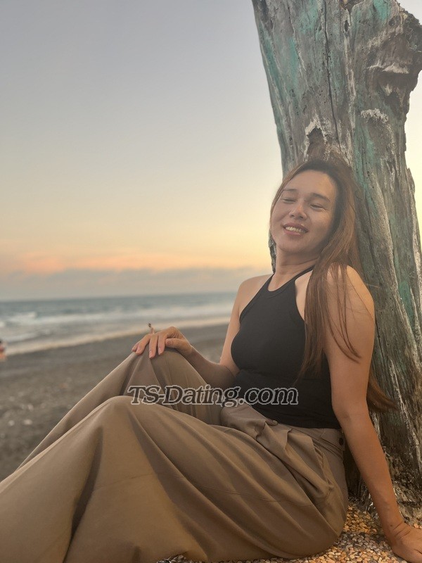 Anggun Prade - Transsexual (Pre-op)