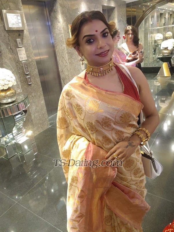 Anisharoy01 - Transsexual (Pre-op)