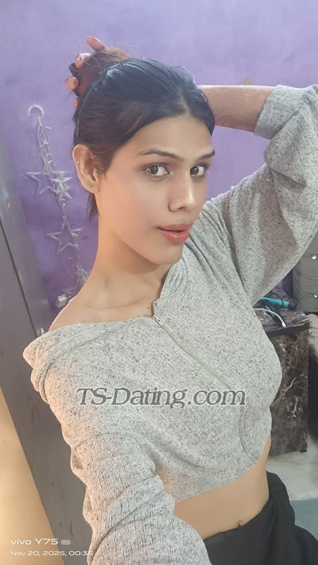 Anny010 - Transsexual (Pre-op)