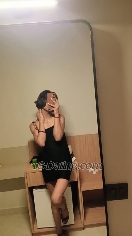 AuraOfGold - Crossdresser
