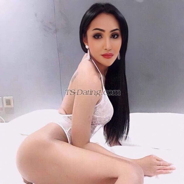 Bella100 - Transsexual (Pre-op)