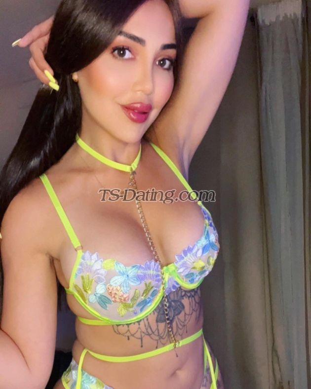 Bella arab - Transsexual (Post-op)