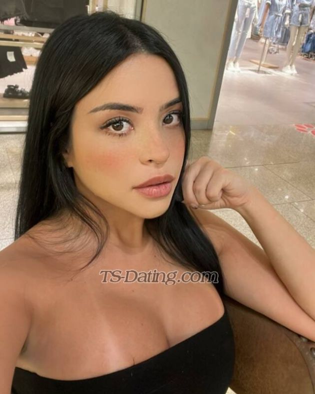 BrisaQatar - Transsexual (Pre-op)