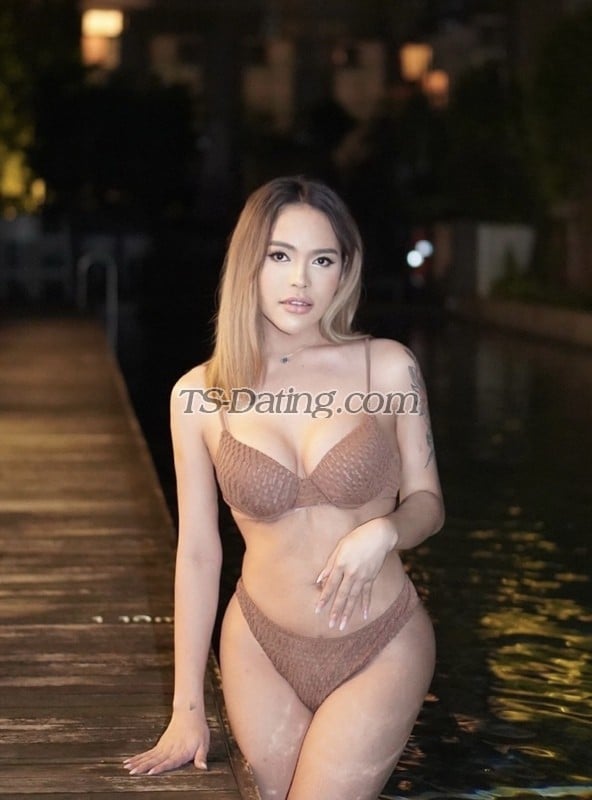 CheskaWard6c - Transsexual (Pre-op)