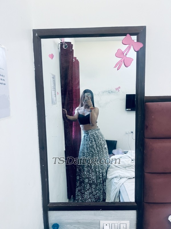 Creativelebi - Transsexual (Pre-op)