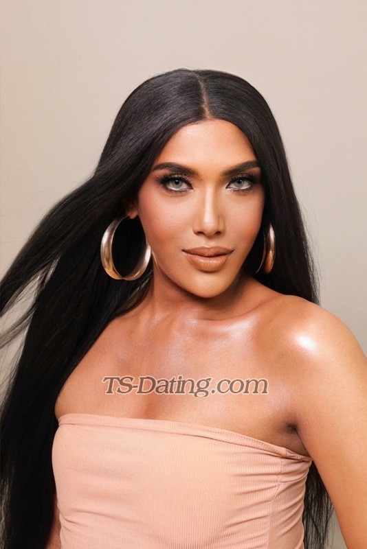 Cristine08 - Transsexual (Pre-op)