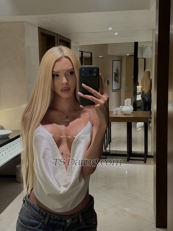 DianaTSgirl - Transsexual (Pre-op)