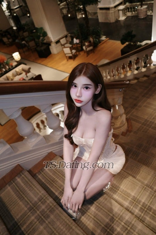 Farmmii - Transsexual (Pre-op)