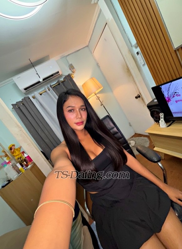 Filipinahuge - Transsexual (Pre-op)