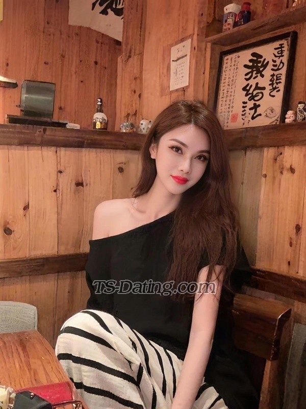 GuoSisi - Transsexual (Pre-op)