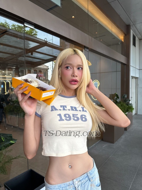 Heidi1122 - Transsexual (Pre-op)