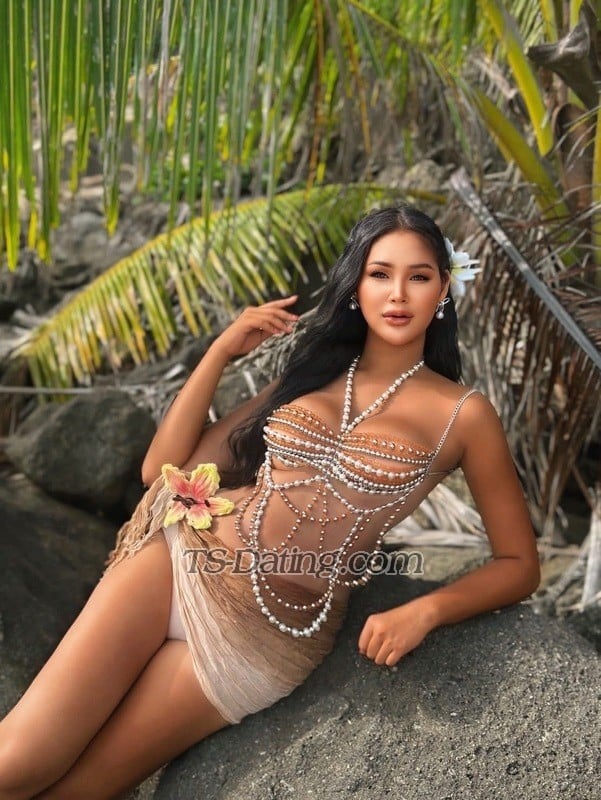 Hide2545 - Transsexual (Pre-op)