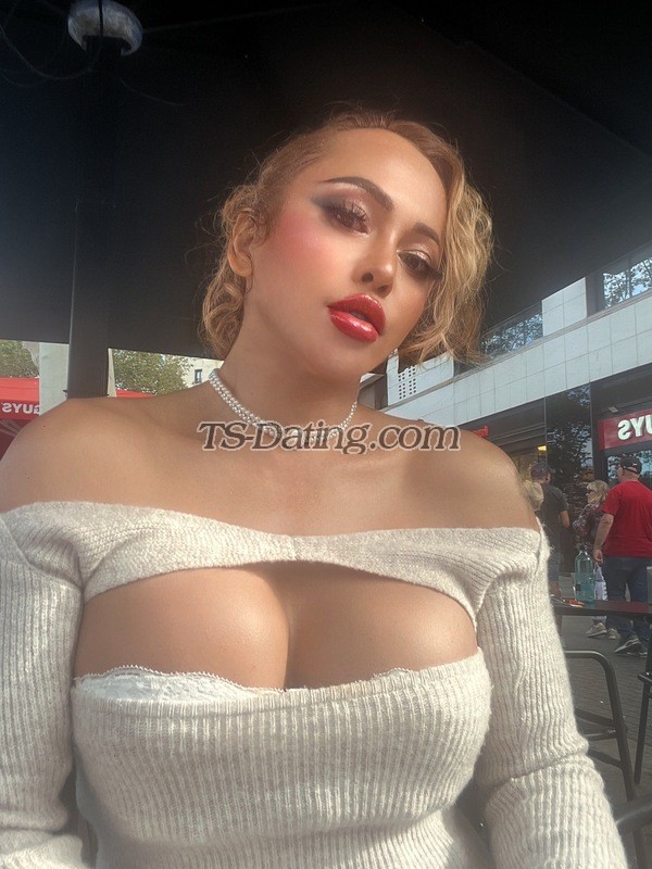 HotBellaCandy - Transsexual (Pre-op)