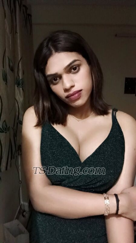 Hot shemale - Transsexual (Pre-op)