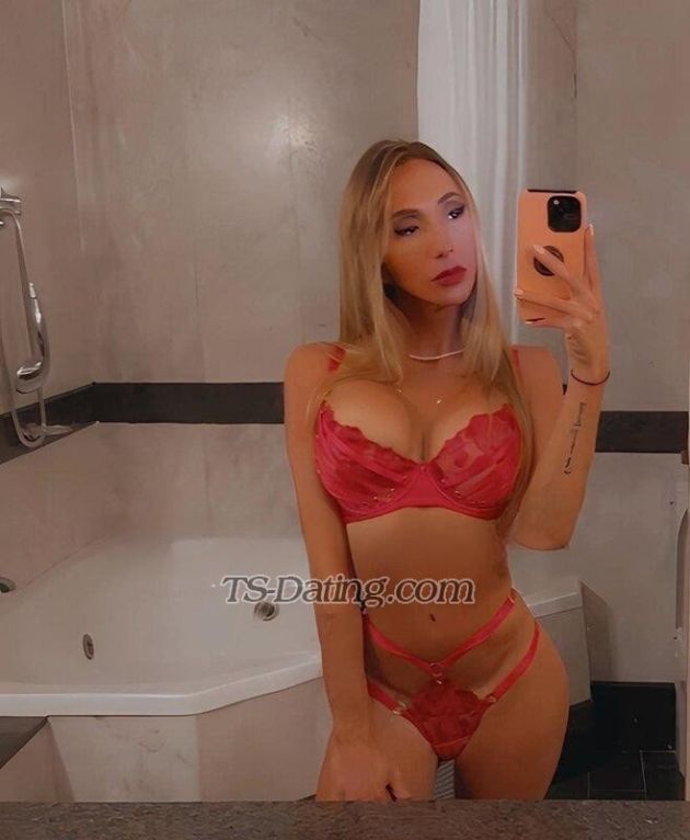 Isabella Ts a - Transsexual (Pre-op)