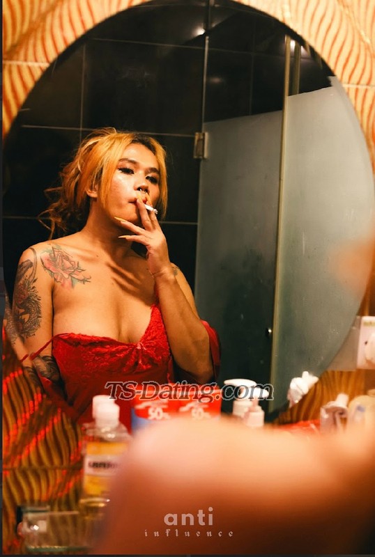 IyahFerrari - Transsexual (Pre-op)