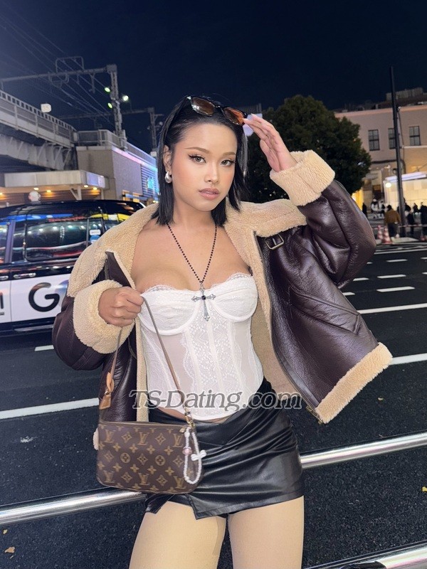 Jissie - Transsexual (Pre-op)