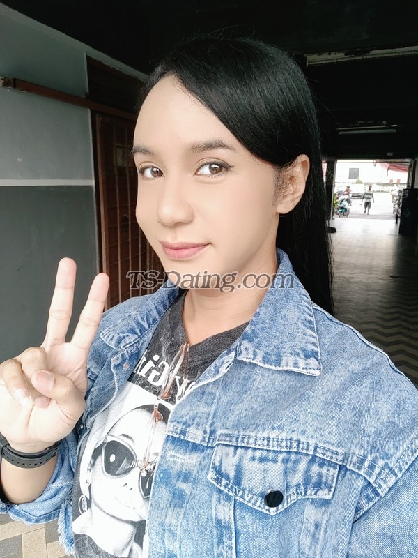 Julia Hanna - Transsexual (Pre-op)