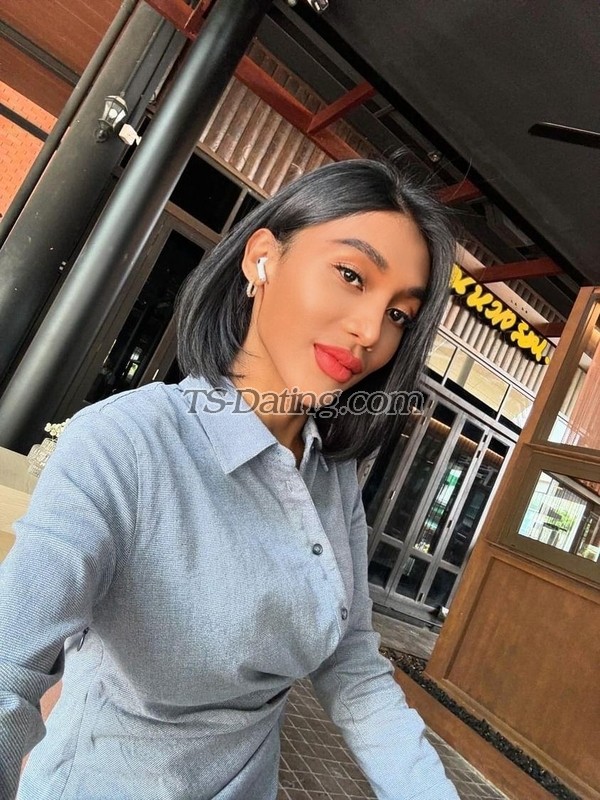 Kate Dilara - Transsexual (Pre-op)