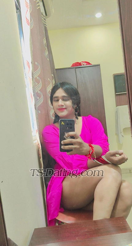 Kiara9320051 - Transsexual (Pre-op)