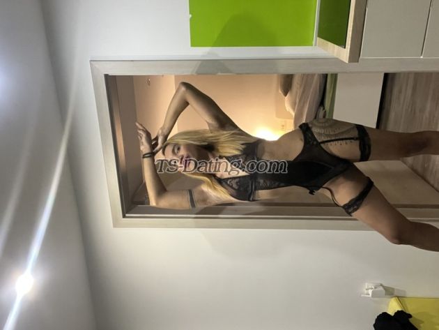 Ladyqueen - Transsexual (Pre-op)