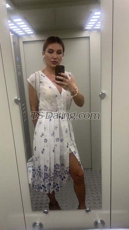 Larisa35 - Transsexual (Pre-op)