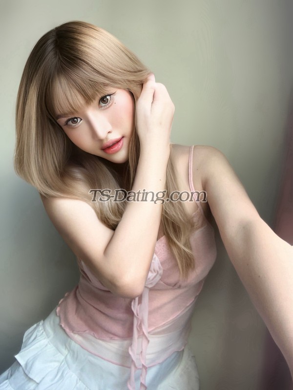 Laura69860 - Transsexual (Pre-op)