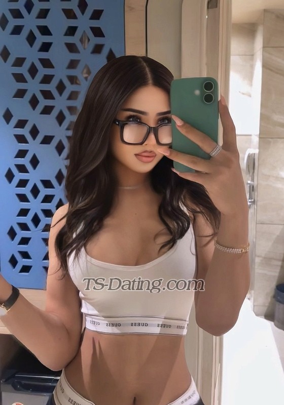 Layla008 - Transsexual (Pre-op)