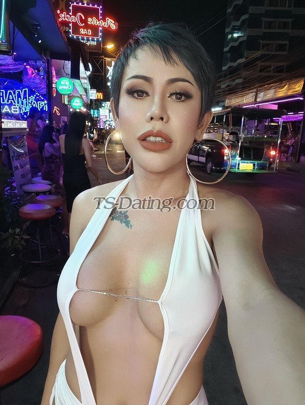 Lewlew699 - Transsexual (Pre-op)