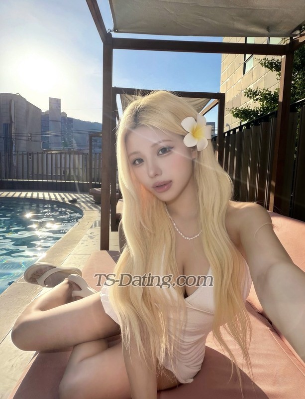 Li Lin - Transsexual (Pre-op)
