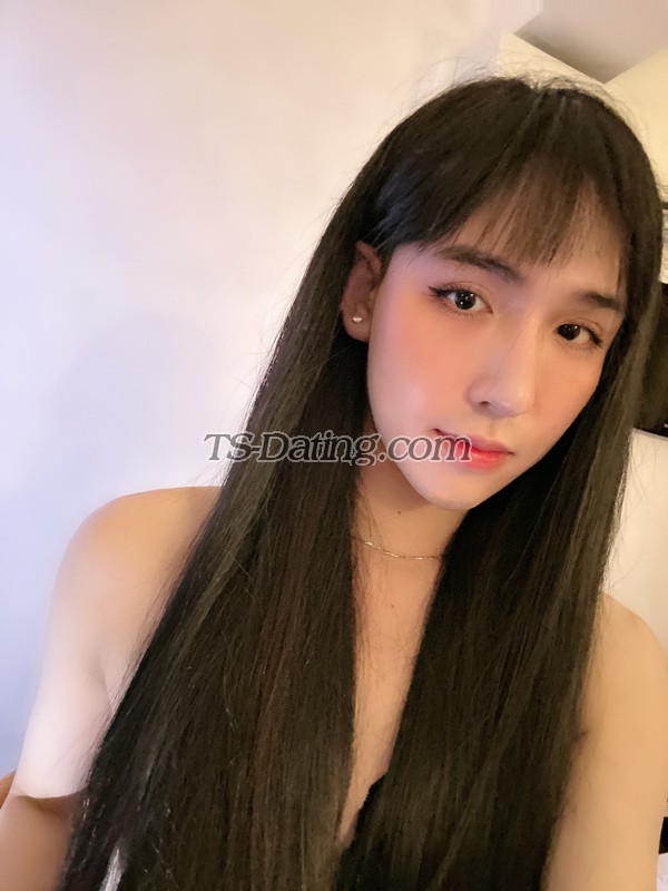 Lingling20 - Transsexual (Pre-op)