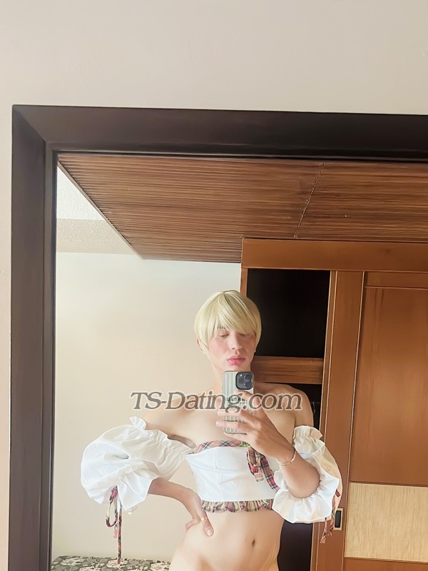 Loveparis07 - Transsexual (Pre-op)