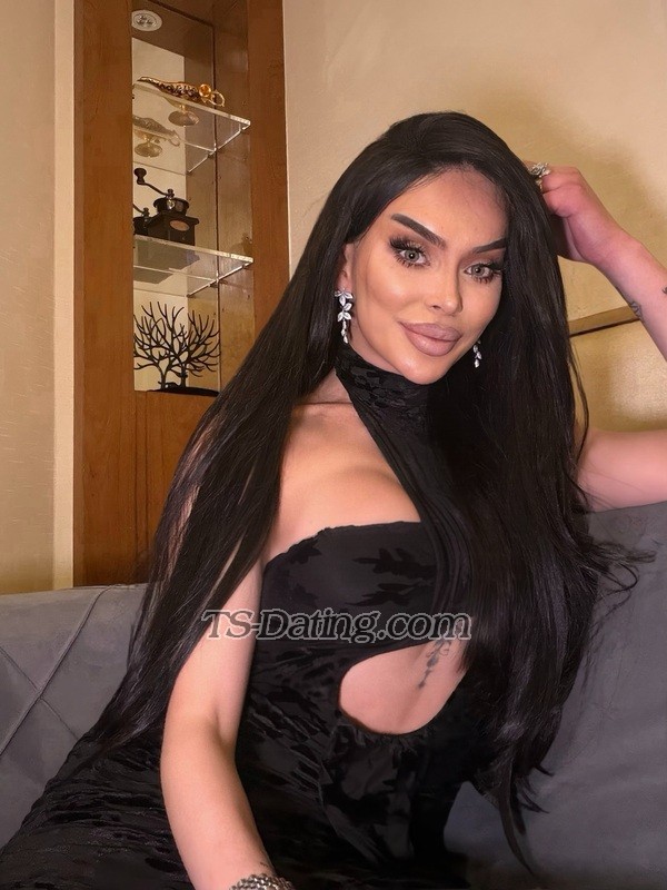 LuxuryQUEEN - Transsexual (Pre-op)