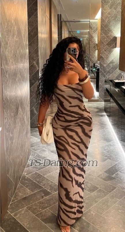 Malekaa - Crossdresser