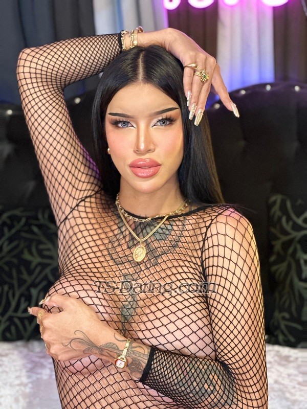 MassiveEirah - Transsexual (Pre-op)