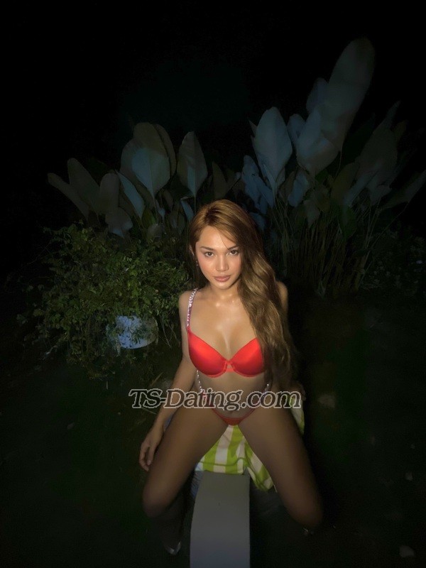 Maxxii - Transsexual (Pre-op)