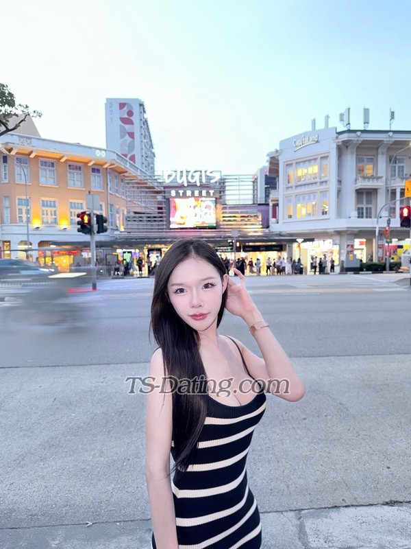 Mingzi - Transsexual (Pre-op)