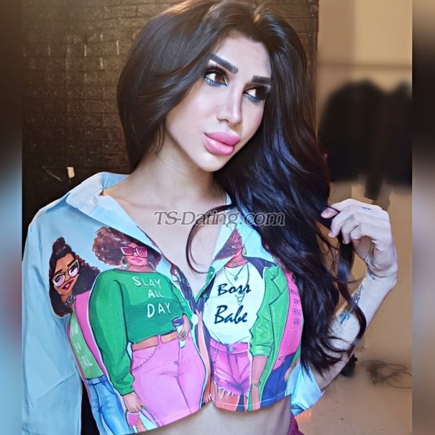 MiraTr25 - Transsexual (Pre-op)