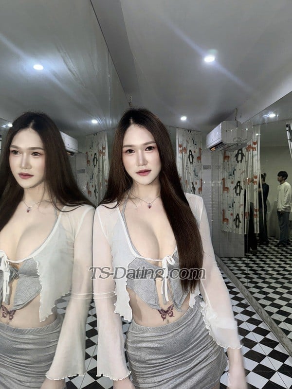 Nadear - Transsexual (Pre-op)