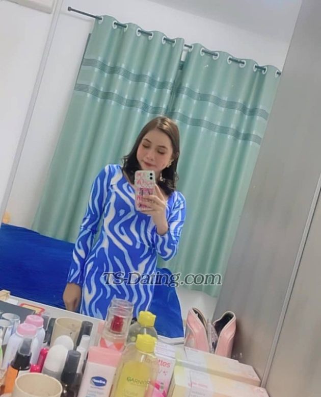 Nadrah25 - Transsexual (Pre-op)