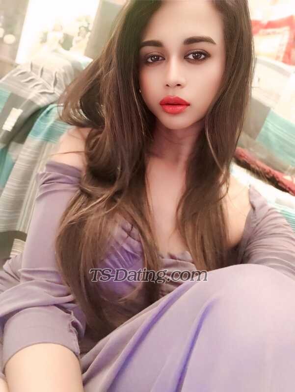 Nia Love - Transsexual (Pre-op)