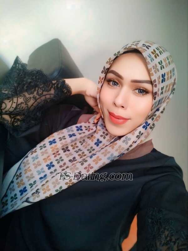 Nikita472178 - Transsexual (Pre-op)