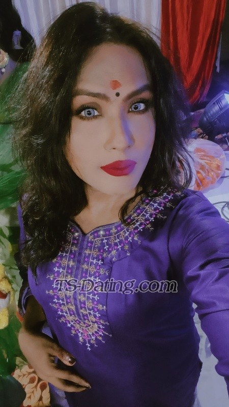 Noty girl - Crossdresser