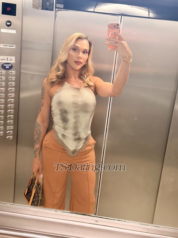 Perllabraga - Transsexual (Pre-op)