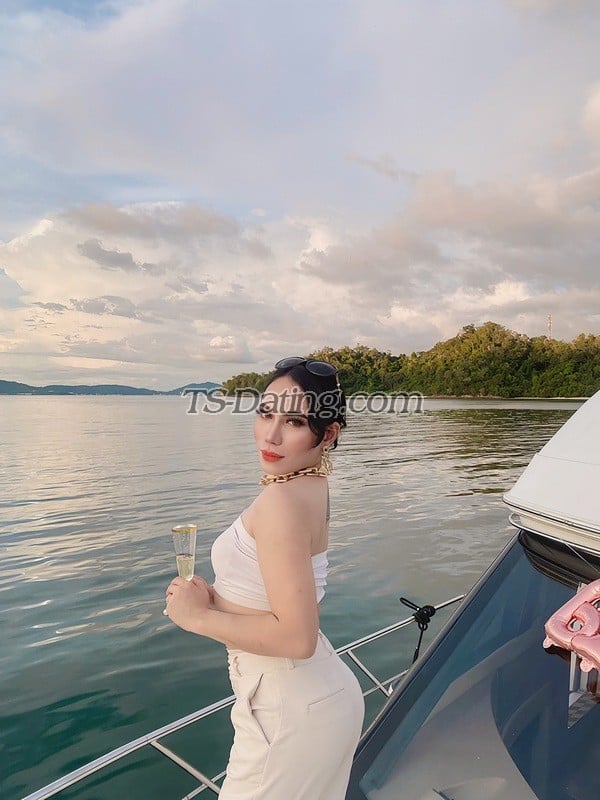 Pretty09 - Transsexual (Pre-op)