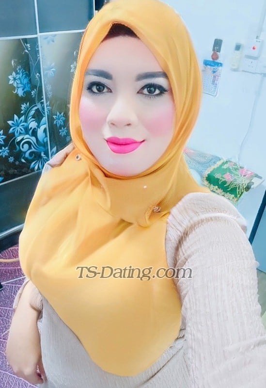 QistinaSalmi - Crossdresser