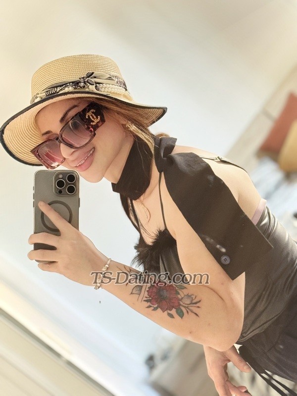 Rizanova2500 - Transsexual (Pre-op)